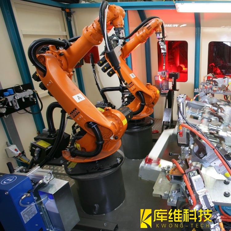 工業(yè)焊接機器人